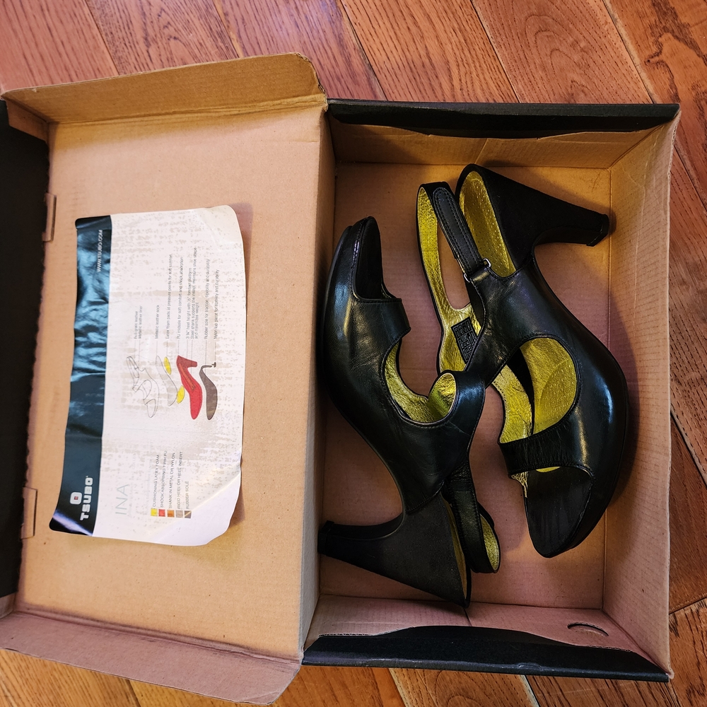Tsubo Ina Black Women's Heels Comfort